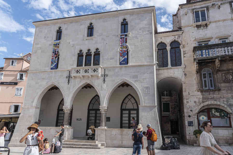 Croacia - Split 44 - palacio de Diocleciano - plaza Narodni - antiguo Ayuntamiento